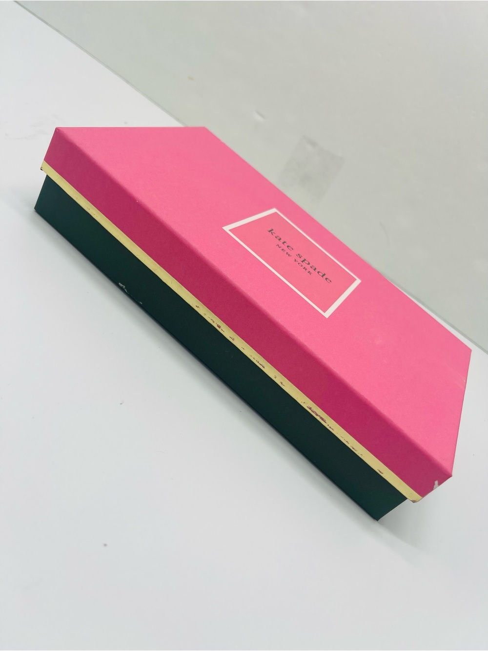 Kate Spade Bright Pink Gift Box - Picture 2 of 16